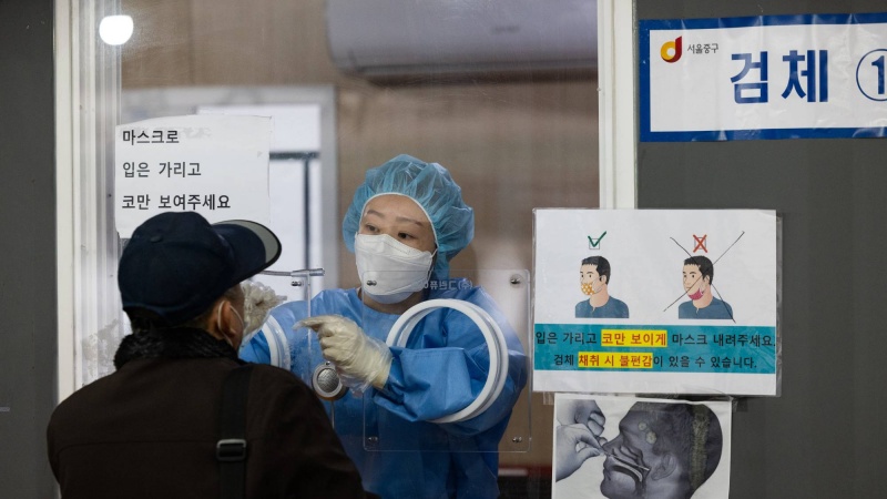 韓国のコロナ死者が初の100人超え、新規重症者は２日連続で過去最多