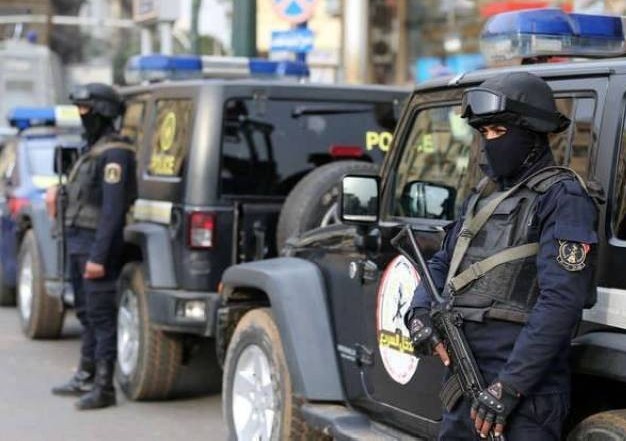 مصر.. مقتل 3 مواطنين رميا بالرصاص في الشارع والأمن يتحرك
