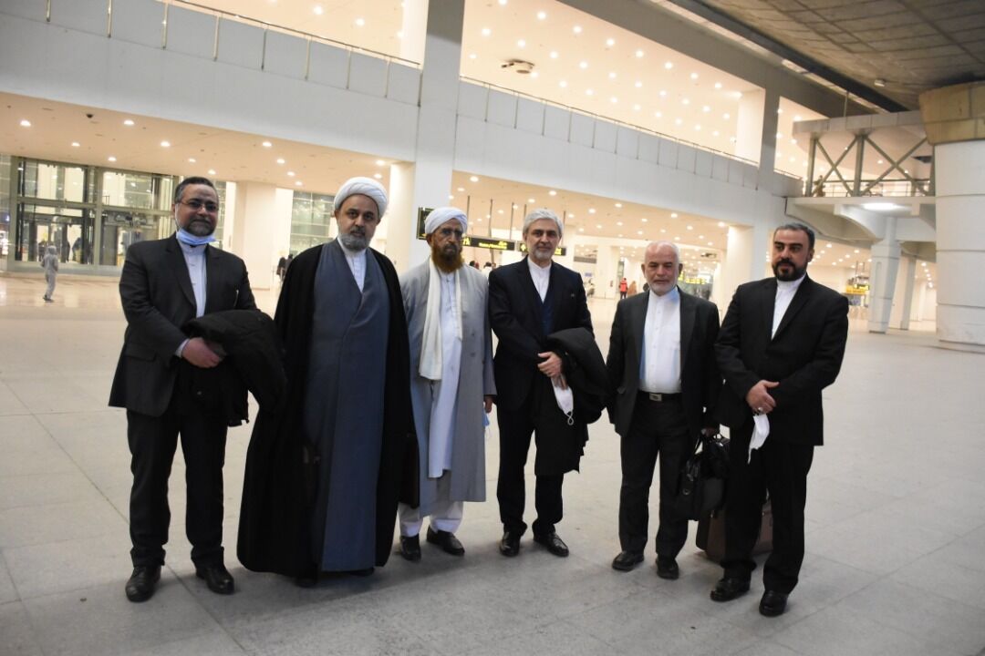 Senior Iranian cleric arrives in Pakistan