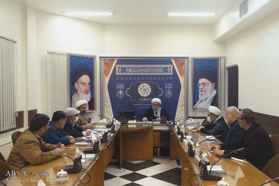 Photos : des membres des Gilanis de Heyat Razmandegan vivant à Qom rencontrent l'ayatollah Ramezani