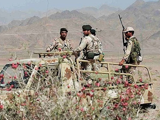 النواب الايرانيون يثمّنون جهود الجيش في التصدي لتحركات طالبان في المنطقة الحدودية 