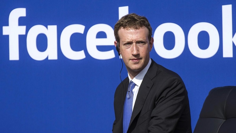 Zuckerberg chiede allo staff di non scusarsi per i ‘Facebook Papers’