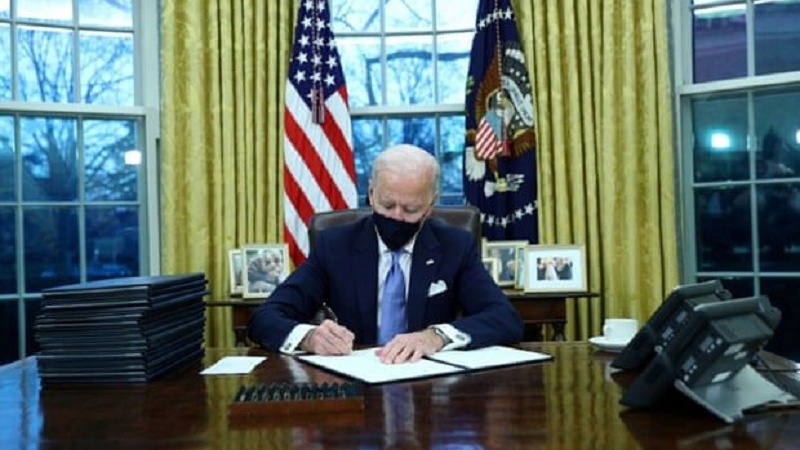 バイデン米大統領が、前政権からの反移民政策を踏襲