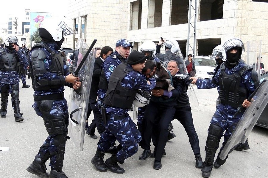 عقب لقاء عباس غانتس: مخابرات السلطة تصعد من استهداف كوادر الجهاد في الضفة