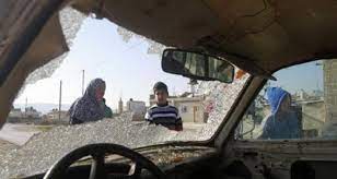 مستوطنون يهاجمون مركبات المواطنين قرب مستوطنة "حومش"